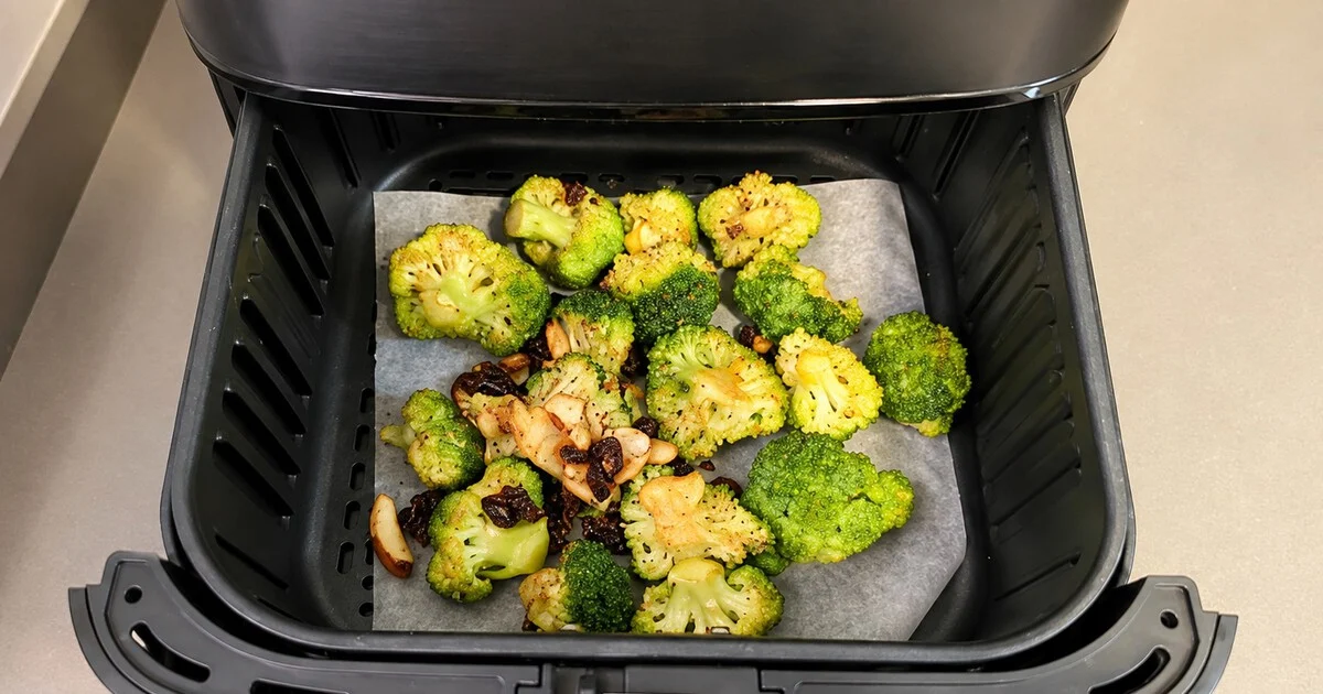 Bakpapier in de airfryer: test toont effect op krokantheid en brandveiligheid