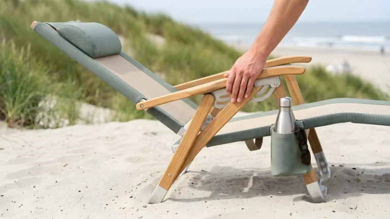 Verstelbare lounge relaxstoelen voor op het strand