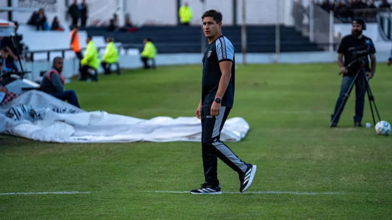 Michael Reiziger langs de lijn bij Jong Oranje
