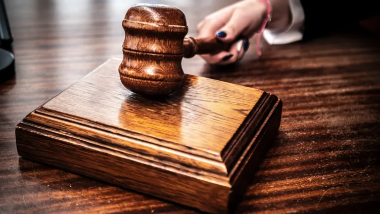 Justitiegebouw rechtbank Groningen waar presentatoren van Roddelpraat moeten voorkomen