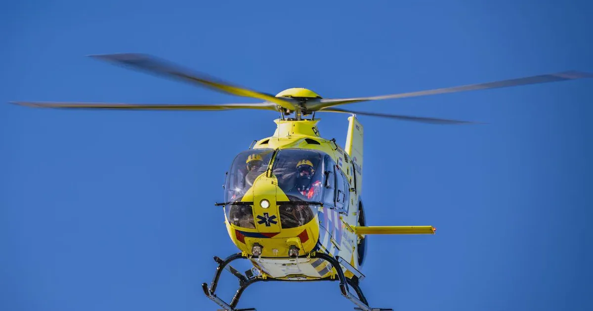 Groot ongeval aan de Slinge in Rotterdam: traumahelikopter en meerdere ambulances met spoed ingezet